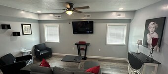 Glamorous 1BR/1.5BA Apartment  – Modern Charm with a Touch of Old Hollywood Glam