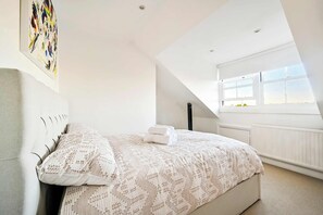 1 chambre, bureau, fer et planche à repasser, Wi-Fi