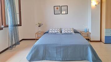 2 Schlafzimmer, Schreibtisch, Bügeleisen/Bügelbrett, kostenloses WLAN