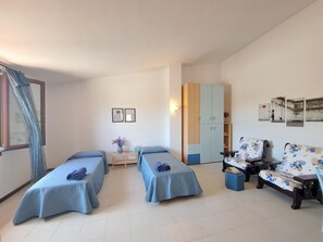 2 Schlafzimmer, Schreibtisch, Bügeleisen/Bügelbrett, kostenloses WLAN