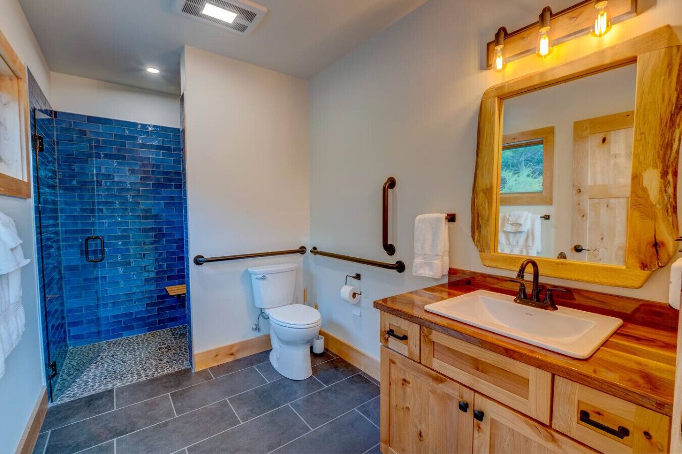 Umweltfreundliche Kosmetikartikel, Haartrockner, Handtücher