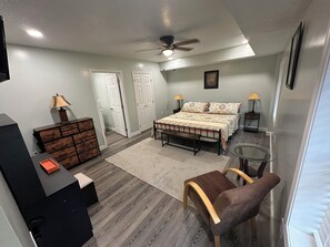 2 bedrooms, iron/ironing board, WiFi, bed sheets
