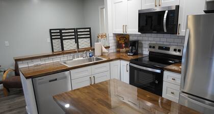 Quaint 2BR/2BA Apartment â Rustic Country Charm in the Heart of Downtown Fulton