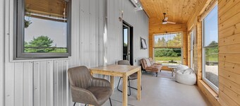 2 Bedroom Barndominium with loft, minutes away from charming Elk Rapids
