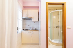 标准双人房, 城市景观 | 浴室 | 淋浴设施、吹风机、毛巾、肥皂