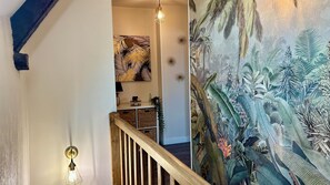 المنشأة من الداخل