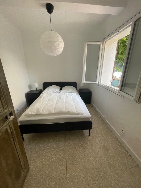 1 bedroom, WiFi, bed sheets