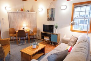 Televisión y chimenea 