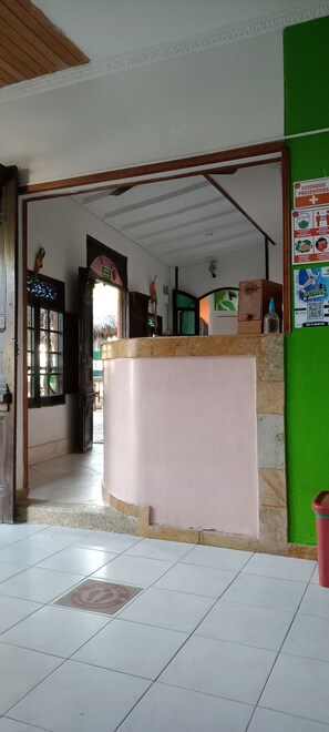 Reception - Hostal pelikan taganga (Santa Marta)