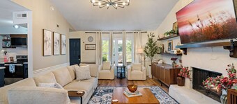 Stylish 3BR w/EV charger,Firepit, workspace,fast wifi,vinyl, near downtown Macon