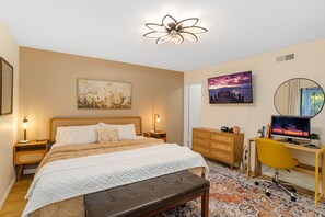 3 bedrooms, iron/ironing board, WiFi, bed sheets