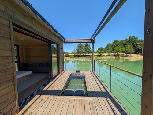 Lodge on the water in Dordogne