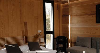 Lodge on the water in Dordogne