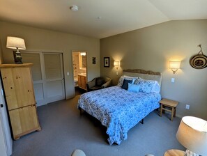 3 habitaciones, escritorio, wifi gratis y ropa de cama