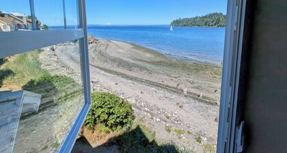 Heron's Nest is a waterfront spectacular 3-bedroom townhome in Port Ludlow