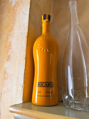 A bottle of Ricard 45% alcohol on a shelf. - Mazet in the fontanille gardens, on the edge of the Alpilles! (Saint-Rémy-de-Provence)