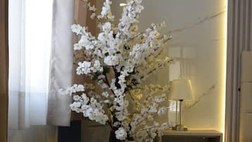 Suite estudio junior | Edredón, decoración personalizada y escritorio