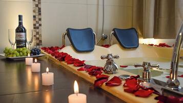 Down duvets, individually decorated, desk, laptop workspace