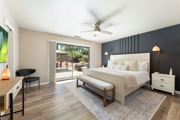 4 bedrooms, iron/ironing board, WiFi, bed sheets - Views, Hot Tub, Firepits, Easy Hiking Access In Neighborhood - Chapel, Sedona (Sedona)