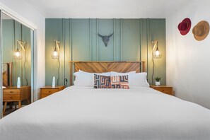 4 bedrooms, iron/ironing board, WiFi, bed sheets - Views, Hot Tub, Firepits, Easy Hiking Access In Neighborhood - Chapel, Sedona (Sedona)