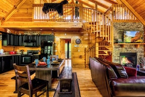 Smart TV, fireplace - Charming Family Friendly Cabin with Views, Hot Tub and Privacy (Sevierville)