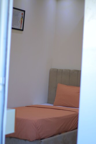 Pyramids Sunrise View Hotel