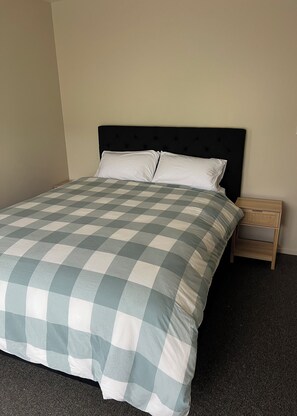 2 bedrooms, bed sheets