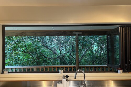 Mokoroa Retreat - peaceful location, pet friendly!