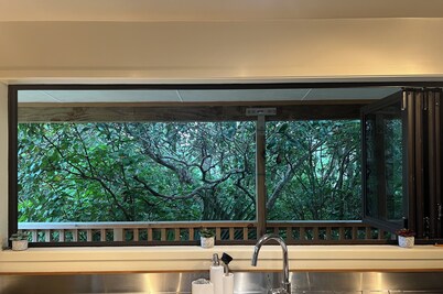 Mokoroa Retreat - peaceful location, pet friendly!