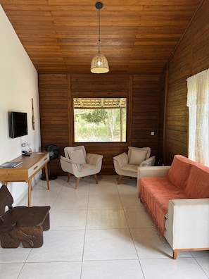 Deluxe House | Living room