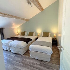 Bügeleisen/Bügelbrett, WLAN, Bettwäsche