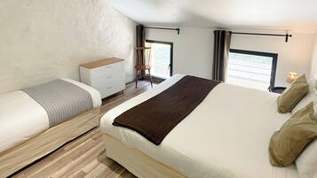 4 Schlafzimmer, Bügeleisen/Bügelbrett, WLAN, Bettwäsche