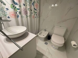 Lejlighed - 1 soveværelse - ryger - terrasse | Badeværelse