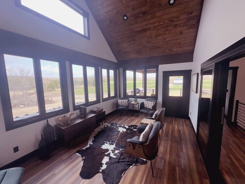 Rustic charm meets modern comfort on 154 acres of Missouri countryside.