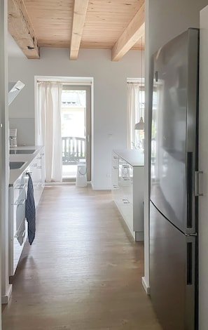 Kühlschrank, Ofen, Herdplatte, Geschirrspüler