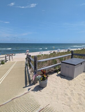 Liegestühle, Strandtücher