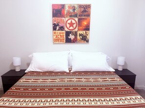 3 bedrooms, iron/ironing board, free WiFi, bed sheets - NEW house close to CFD/Dwntwn/FWY Perfect for families/couples/business travel (Cheyenne)