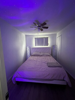WiFi, bed sheets