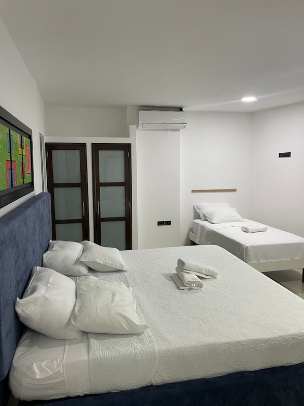 In-room safe, laptop workspace, free WiFi