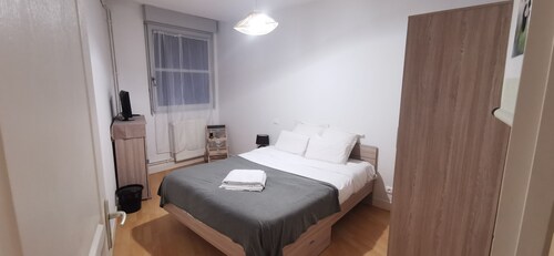 Le Clos du Parc / Modern & quiet apartment with small outdoor area