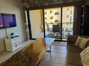 TV connectée, table de tennis de table