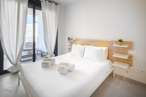 2 bedrooms, in-room safe, iron/ironing board, free WiFi