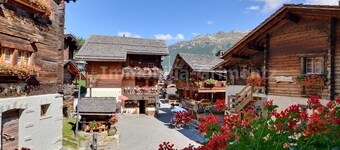 Very comfortable studio for 2 people, living room with wood-burner, kitchen area with dishwasher, sl