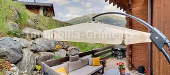 Very comfortable flat on 2 levels for 5 to 6 people, living room with wood-burner, kitchen area with