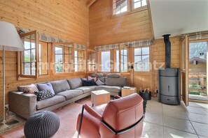 Fernseher, Kamin