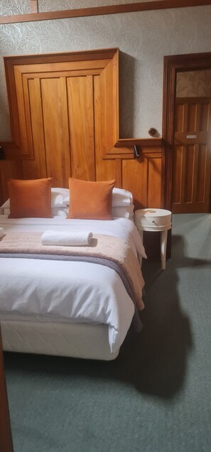 4 camere, ferro/asse da stiro, Wi-Fi, lenzuola