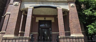 Luxe Loft vibe –4BR/3BA Apt– King Suite-11 minutes from downtown-Families-Groups