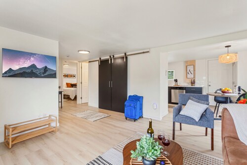 KING Bed-Super Quiet Neighborhood-Office-Hospital & Hanford