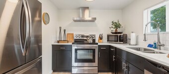 KING Bed-Super Quiet Neighborhood-Office-Hospital & Hanford