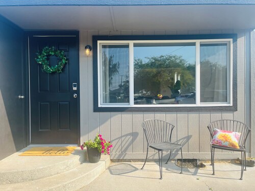 KING Bed-Super Quiet Neighborhood-Office-Hospital & Hanford